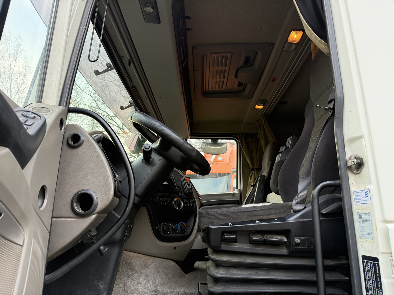 Daf XF105 460 4X2 Comfort Cab - Tractor unit: picture 3 Daf XF105 460 4X2 Comfort Cab - Tractor unit: picture 3