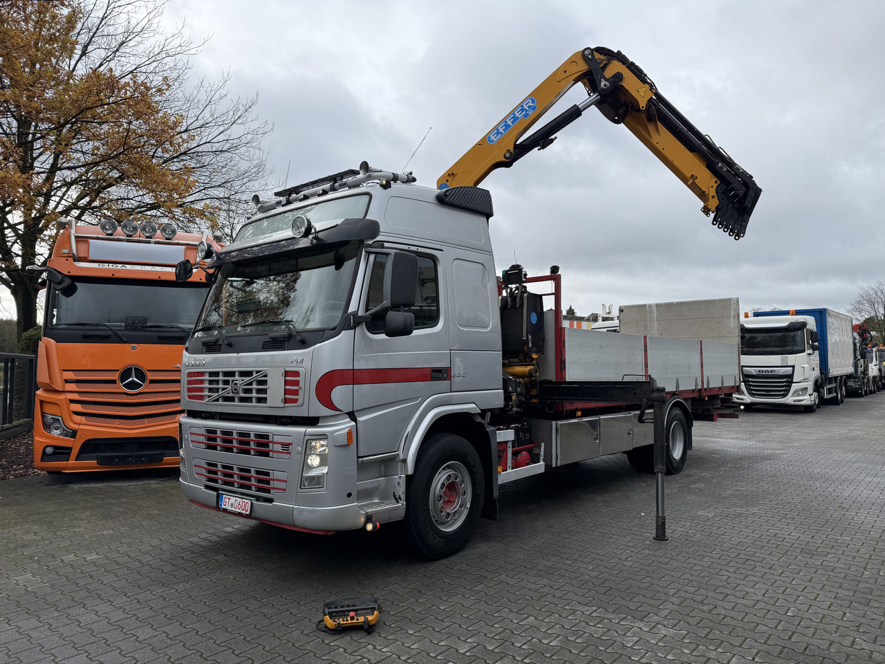 Volvo FM330 Kran Effer 165 bis 20 Meter - Dropside/ Flatbed truck, Crane truck: picture 1 Volvo FM330 Kran Effer 165 bis 20 Meter - Dropside/ Flatbed truck, Crane truck: picture 1