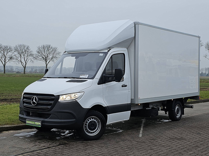 Mercedes-Benz Sprinter 315 Bakwagen Laadklep! - Closed box van: picture 2 Mercedes-Benz Sprinter 315 Bakwagen Laadklep! - Closed box van: picture 2