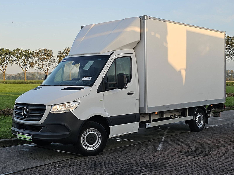 Mercedes-Benz Sprinter 316 Bakwagen Laadklep! - Closed box van: picture 2 Mercedes-Benz Sprinter 316 Bakwagen Laadklep! - Closed box van: picture 2