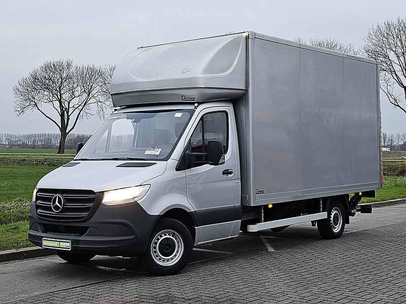 Mercedes-Benz Sprinter 317 Bakwagen Laadklep! - Closed box van: picture 2 Mercedes-Benz Sprinter 317 Bakwagen Laadklep! - Closed box van: picture 2