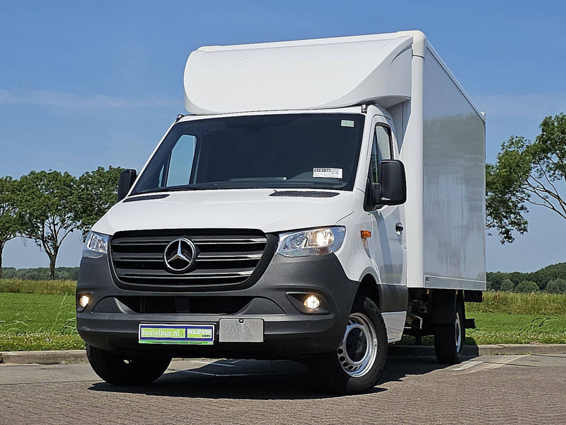 Mercedes-Benz Sprinter 317 Bakwagen Laadklep! - Closed box van: picture 1 Mercedes-Benz Sprinter 317 Bakwagen Laadklep! - Closed box van: picture 1