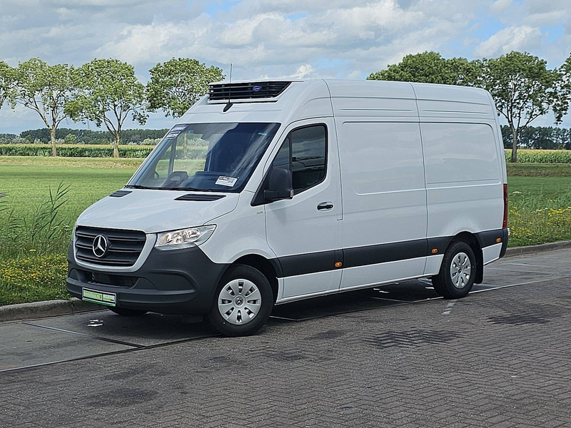 Mercedes-Benz Sprinter 317 L2H2 Koelwagen D/N! - Refrigerated delivery van: picture 2 Mercedes-Benz Sprinter 317 L2H2 Koelwagen D/N! - Refrigerated delivery van: picture 2
