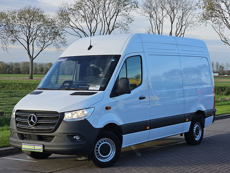 Mercedes-Benz Sprinter 317 L2H2 RWD Mbux10 - Panel van: picture 2 Mercedes-Benz Sprinter 317 L2H2 RWD Mbux10 - Panel van: picture 2