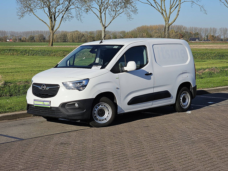 Opel Combo 1.6 D - Closed box van: picture 2 Opel Combo 1.6 D - Closed box van: picture 2
