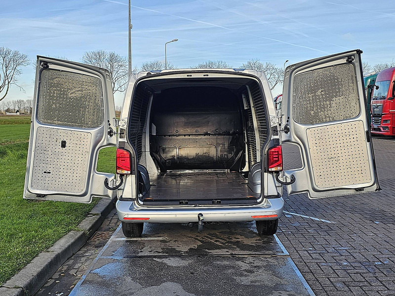 Small van Volkswagen Transporter 2.0 TDI L2H1 Navi Trekhaak: picture 12