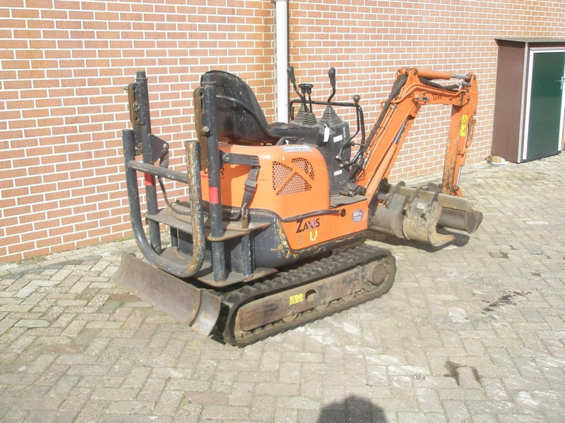 Hitachi ZX10U-2 - Mini excavator: picture 2 Hitachi ZX10U-2 - Mini excavator: picture 2