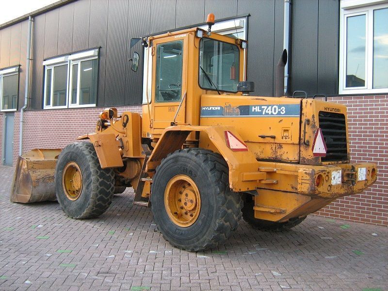 Hyundai HL740-3 - Wheel loader: picture 2 Hyundai HL740-3 - Wheel loader: picture 2