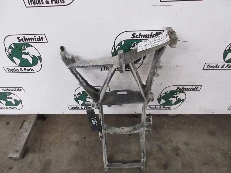 DAF 1396936 KOPLAMPBEUGEL LINKS DAF XF 105 EURO 5 - Cab and interior for Truck: picture 4 DAF 1396936 KOPLAMPBEUGEL LINKS DAF XF 105 EURO 5 - Cab and interior for Truck: picture 4
