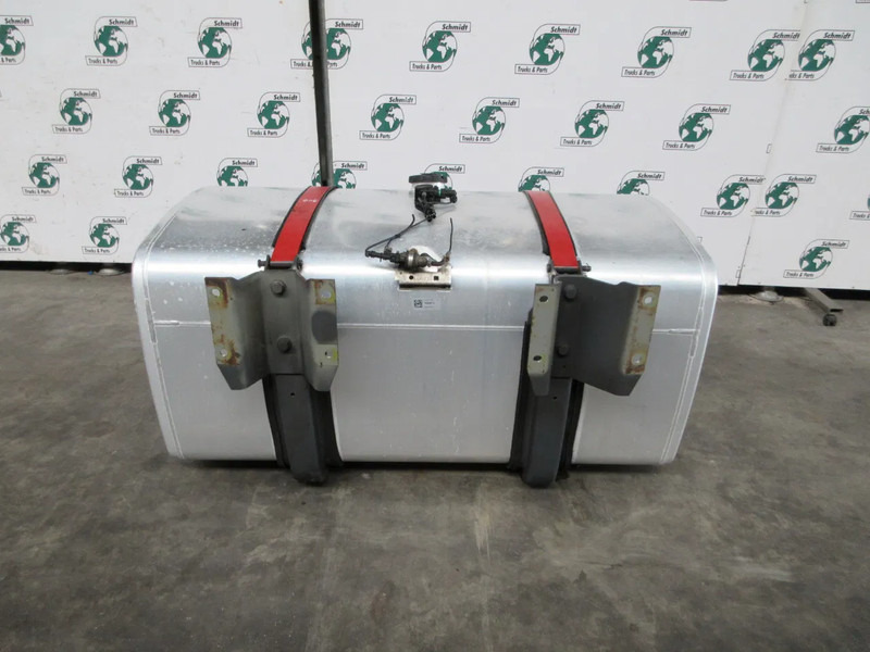 DAF 1949912 DIESELTANK 640 LITER DAF XF CF EURO 6 MODEL 2020 - Fuel tank for Truck: picture 3 DAF 1949912 DIESELTANK 640 LITER DAF XF CF EURO 6 MODEL 2020 - Fuel tank for Truck: picture 3