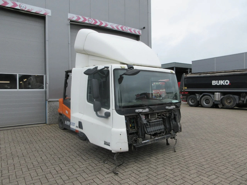 DAF DAF CF 75 DAGCABINE MODEL EURO 5 - Cab and interior for Truck: picture 4 DAF DAF CF 75 DAGCABINE MODEL EURO 5 - Cab and interior for Truck: picture 4
