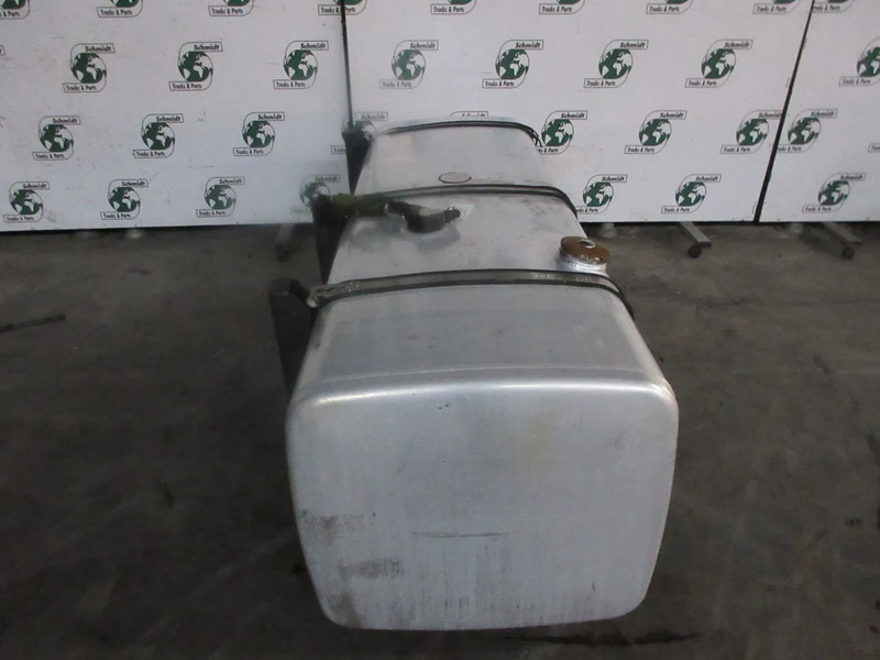 Iveco 41042847 DIESELTANK 700 LITER IVECO HI WAY MODEL 2016 EURO 6 - Fuel tank for Truck: picture 4 Iveco 41042847 DIESELTANK 700 LITER IVECO HI WAY MODEL 2016 EURO 6 - Fuel tank for Truck: picture 4