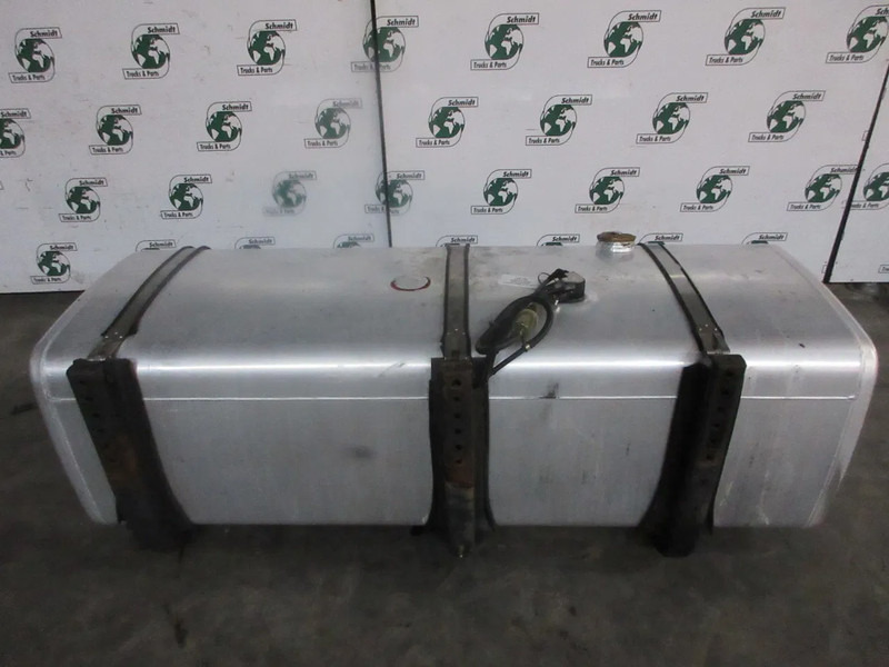 Iveco 41042847 DIESELTANK 700 LITER IVECO HI WAY MODEL 2016 EURO 6 - Fuel tank for Truck: picture 3 Iveco 41042847 DIESELTANK 700 LITER IVECO HI WAY MODEL 2016 EURO 6 - Fuel tank for Truck: picture 3