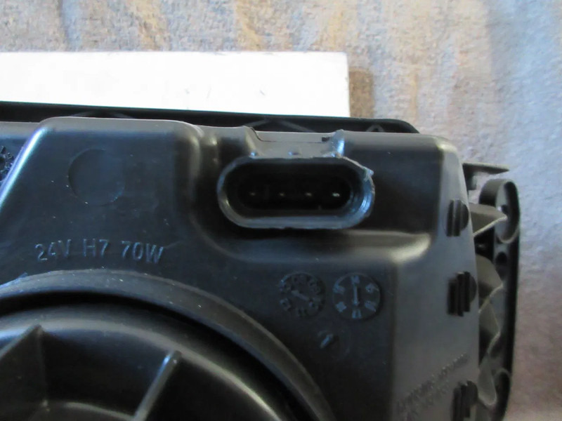 Iveco 504238117 KOPLAMP LINKS IVECO STRALIS MODEL EURO 5 NIEUWE EN GEBRUIKT - Headlight for Truck: picture 5 Iveco 504238117 KOPLAMP LINKS IVECO STRALIS MODEL EURO 5 NIEUWE EN GEBRUIKT - Headlight for Truck: picture 5
