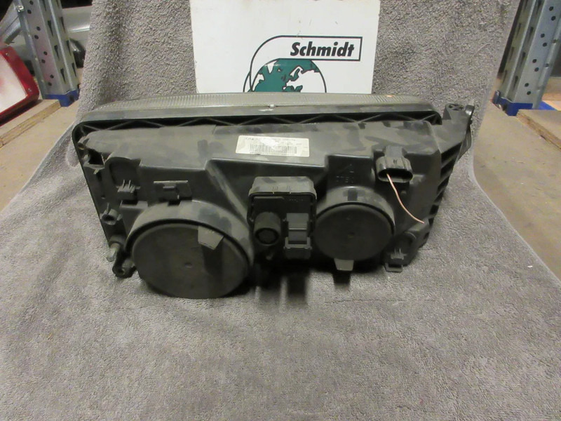 Iveco 504238213 // 504238496 KOPLAMP STRALIS EURO 5 LINKS & RECHTS - Headlight for Truck: picture 3 Iveco 504238213 // 504238496 KOPLAMP STRALIS EURO 5 LINKS & RECHTS - Headlight for Truck: picture 3