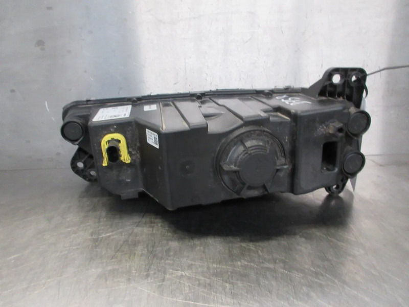 MAN 81.25204-0002 MISTLAMP 18.250 EURO 6 RECHTS - Fog light for Truck: picture 3 MAN 81.25204-0002 MISTLAMP 18.250 EURO 6 RECHTS - Fog light for Truck: picture 3