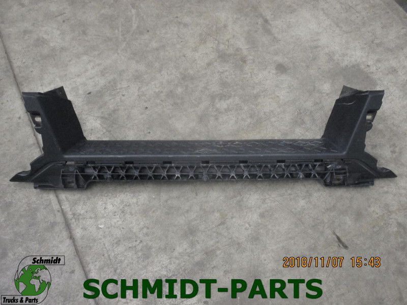 MAN 81.41614-6010 TGS Euro6 Voetsteun Midden - Bumper for Truck: picture 1 MAN 81.41614-6010 TGS Euro6 Voetsteun Midden - Bumper for Truck: picture 1