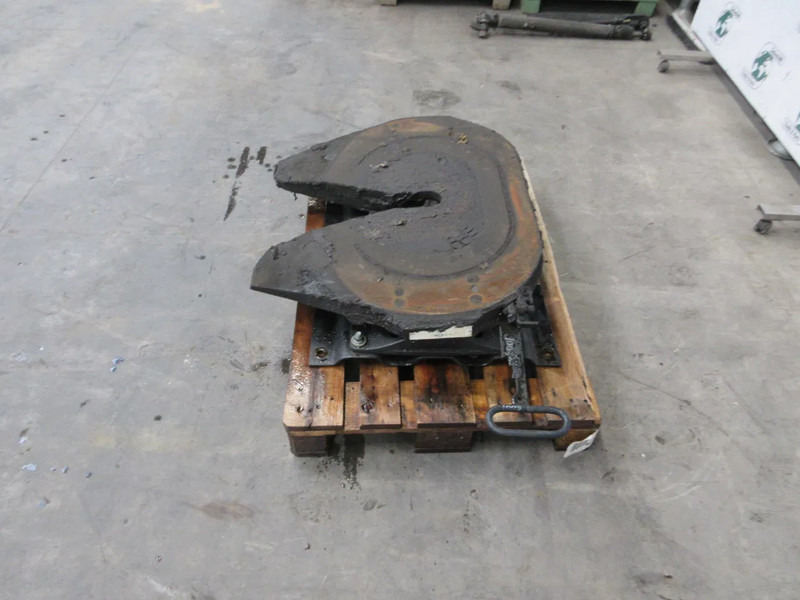 MAN 81.42710-6302 // JSK 37C-150-1Z9 // 81.42715-0037 81.42710-6302 // JSK 37C-150-1Z9 // 81.42715-0037 MAN 18.430 TGS 2023 - Fifth wheel coupling for Truck: picture 2 MAN 81.42710-6302 // JSK 37C-150-1Z9 // 81.42715-0037 81.42710-6302 // JSK 37C-150-1Z9 // 81.42715-0037 MAN 18.430 TGS 2023 - Fifth wheel coupling for Truck: picture 2