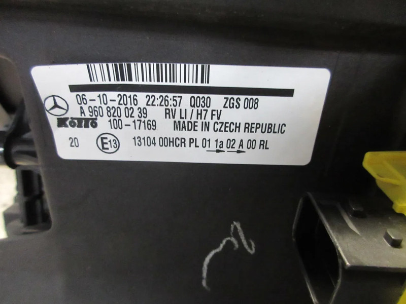 Mercedes-Benz A 960 820 02 39 KOPLAMP MERCEDES BENZ 1845 MP4 EURO 6 LINKS - Headlight for Truck: picture 5 Mercedes-Benz A 960 820 02 39 KOPLAMP MERCEDES BENZ 1845 MP4 EURO 6 LINKS - Headlight for Truck: picture 5