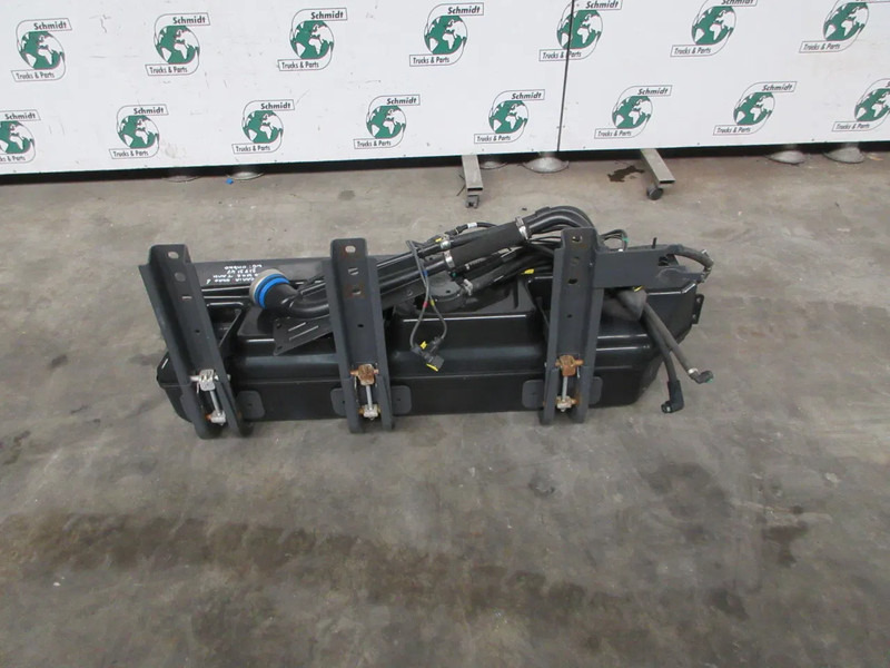 Scania 2173147 AD BLUE TANK SCANIA NIEUWE MODEL 2021 - Fuel tank for Truck: picture 3 Scania 2173147 AD BLUE TANK SCANIA NIEUWE MODEL 2021 - Fuel tank for Truck: picture 3