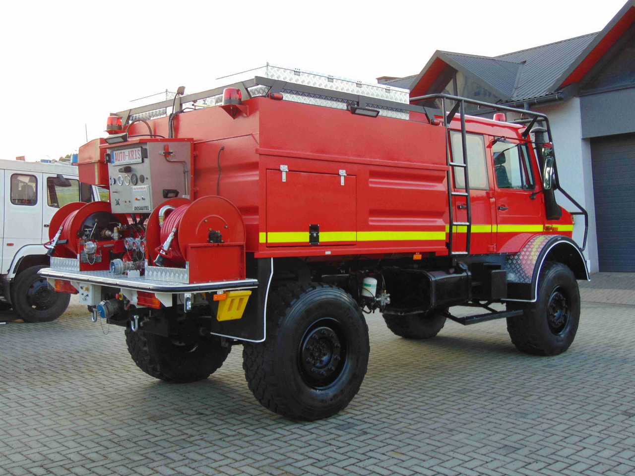 MERCEDES-BENZ Unimog U5000 4x4 DESAUTEL - 5000 WATER !!! - Fire truck: picture 4 MERCEDES-BENZ Unimog U5000 4x4 DESAUTEL - 5000 WATER !!! - Fire truck: picture 4