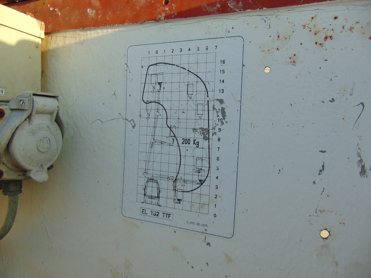 Truck mounted aerial platform RENAULT Mascott 2,8dCi 110 L2H3 France Elevateur 152TTF 162TTF: picture 11 Truck mounted aerial platform RENAULT Mascott 2,8dCi 110 L2H3 France Elevateur 152TTF 162TTF: picture 11