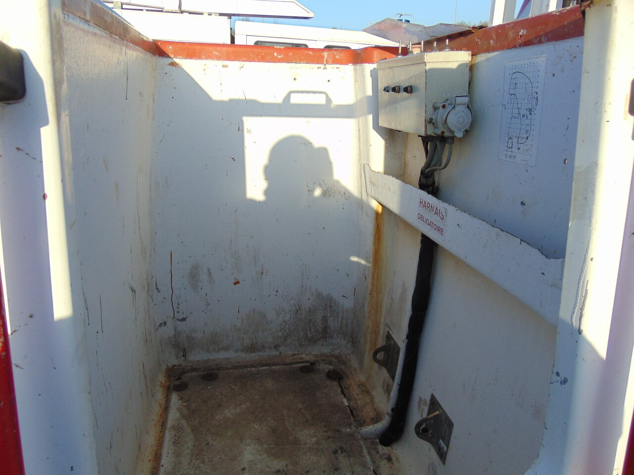 Truck mounted aerial platform RENAULT Mascott 2,8dCi 110 L2H3 France Elevateur 152TTF 162TTF: picture 9 Truck mounted aerial platform RENAULT Mascott 2,8dCi 110 L2H3 France Elevateur 152TTF 162TTF: picture 9