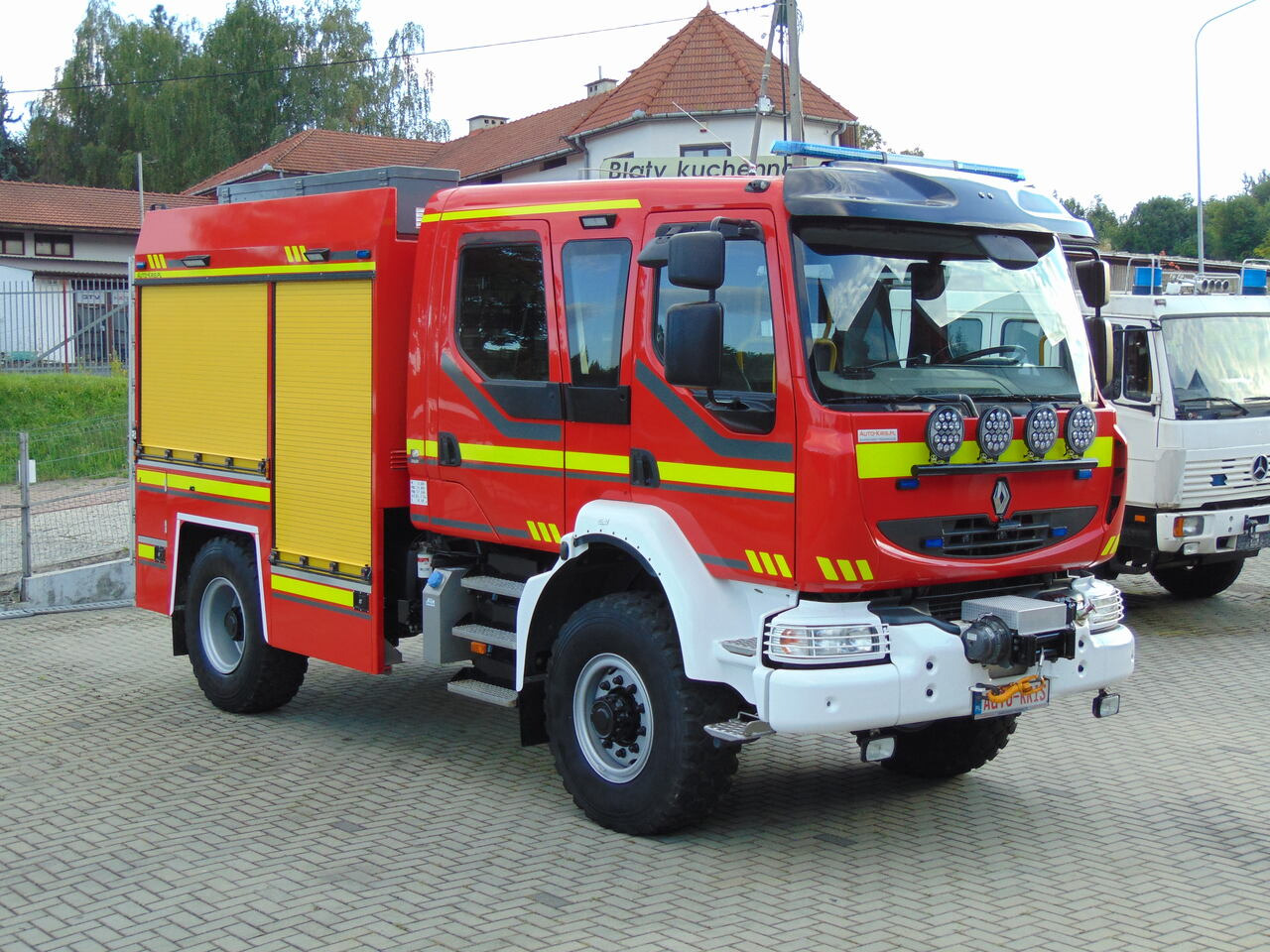 RENAULT Midlum 240DXi 4x4 GIMAEX - Fire truck: picture 2 RENAULT Midlum 240DXi 4x4 GIMAEX - Fire truck: picture 2