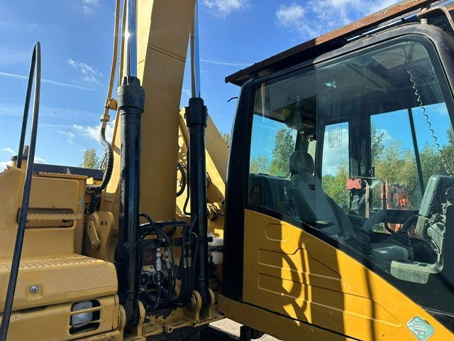 Crawler excavator Caterpillar 315DL Material Handler: picture 6