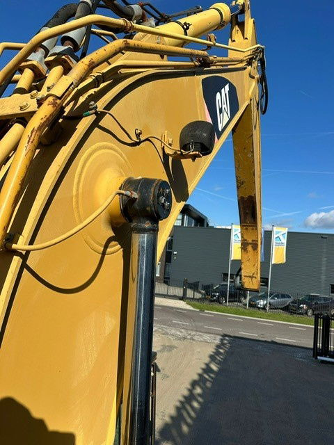 Crawler excavator Caterpillar 315DL Material Handler: picture 8