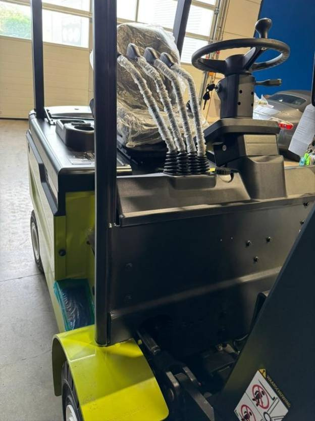 Forklift Clark EPX25i: picture 8