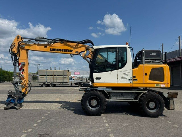 Liebherr A916 + Rototilt - Wheel excavator: picture 1 Liebherr A916 + Rototilt - Wheel excavator: picture 1
