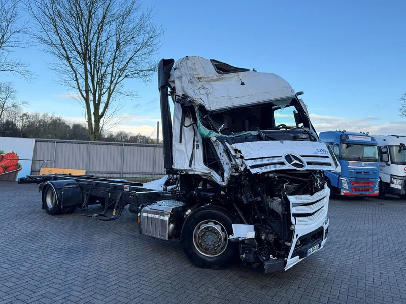 Mercedes-Benz Actros 1845 / ONLY:467007 KM / MIRRORCAM / FULL-AIR / AIRCO / AUTOMATIC / EURO-6 / 2022 - Cab chassis truck: picture 2 Mercedes-Benz Actros 1845 / ONLY:467007 KM / MIRRORCAM / FULL-AIR / AIRCO / AUTOMATIC / EURO-6 / 2022 - Cab chassis truck: picture 2