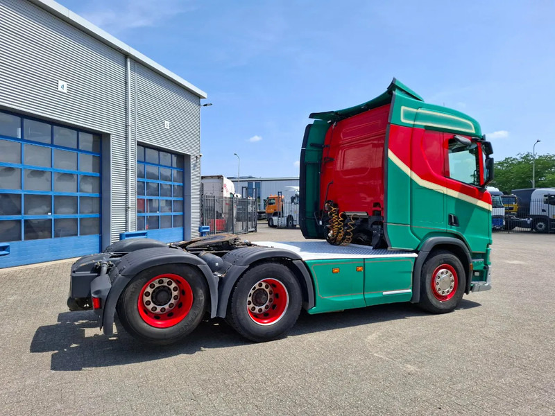 Scania NGS R580 V8 / RETARDER / HYDRAULICS / FULL-AIR / ONLY:644971 KM / LWDS / NAVI / FRIDGE / AUTOMATIC / EURO-6 / 2017 - Tractor unit: picture 5 Scania NGS R580 V8 / RETARDER / HYDRAULICS / FULL-AIR / ONLY:644971 KM / LWDS / NAVI / FRIDGE / AUTOMATIC / EURO-6 / 2017 - Tractor unit: picture 5