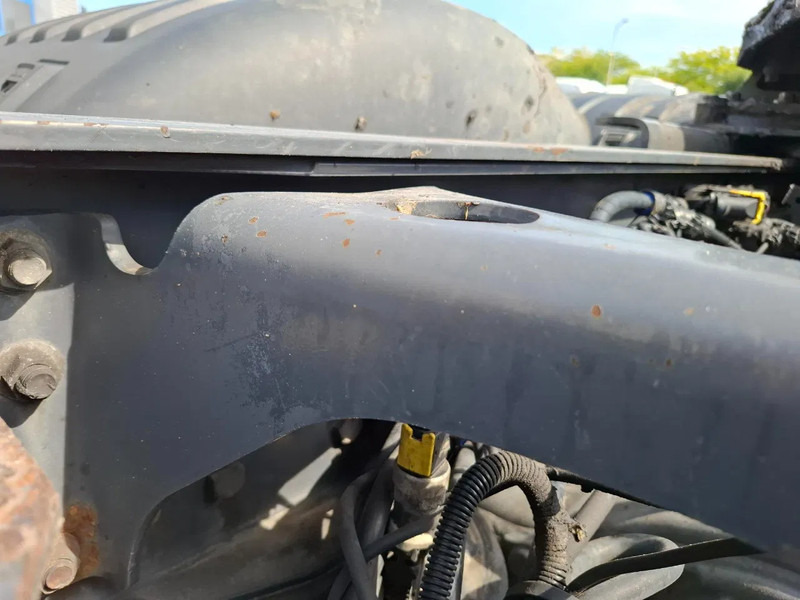 Tractor unit Scania NGS R650 V8 / 6X4 / RETARDER / 2X BIG AXLE / PARKCOOL / DOUBLE TANK / INLINER / FULL-AIR / ALCOA / LEATHER / NAVI / GEN2 V2 / EU: picture 12 Tractor unit Scania NGS R650 V8 / 6X4 / RETARDER / 2X BIG AXLE / PARKCOOL / DOUBLE TANK / INLINER / FULL-AIR / ALCOA / LEATHER / NAVI / GEN2 V2 / EU: picture 12