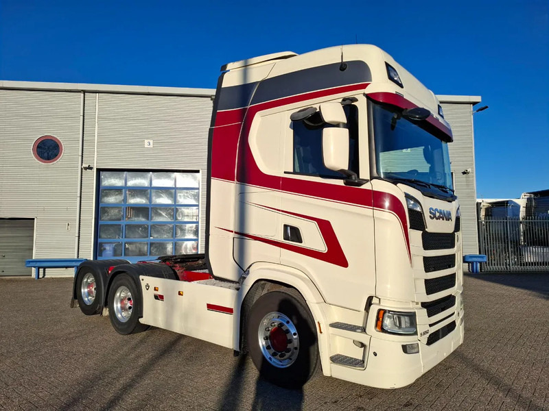 Scania NGS S650 V8 / BOOGIE / RETARDER / 633398KM / 9 TON FRONT AXLE / FULL-AIR / INLINER / LEATHER / ALCOA / NAVI / FRIDGE / EURO-6 / - Tractor unit: picture 2 Scania NGS S650 V8 / BOOGIE / RETARDER / 633398KM / 9 TON FRONT AXLE / FULL-AIR / INLINER / LEATHER / ALCOA / NAVI / FRIDGE / EURO-6 / - Tractor unit: picture 2