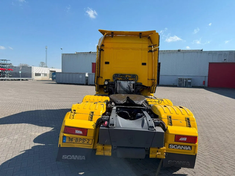 Scania R520 V8 / ENGINE RUNNING / RETARDER / HYDRAULICS / NL TRUCK / LIFT+LENKACHSE / ONLY:717000 KM / EURO-6 /2015 - Tractor unit: picture 4 Scania R520 V8 / ENGINE RUNNING / RETARDER / HYDRAULICS / NL TRUCK / LIFT+LENKACHSE / ONLY:717000 KM / EURO-6 /2015 - Tractor unit: picture 4