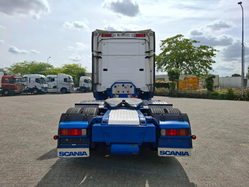 Scania R560 V8 / BOOGIE / HYDRAULICS / FULL-AIR / AUTOMATIC / EURO-5 / 2012 - Tractor unit: picture 4 Scania R560 V8 / BOOGIE / HYDRAULICS / FULL-AIR / AUTOMATIC / EURO-5 / 2012 - Tractor unit: picture 4