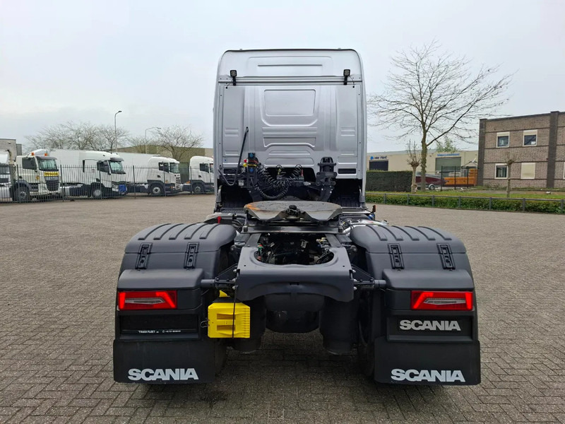 Scania Super 500R / XT / 4X4 / RETARDER / HYDRAULICS / 32598 KM !! / BIG AXLE / OVERDRIVE / GERMAN TRUCK / ALCOA / LEATHER / TOP CONDIT - Tractor unit: picture 4 Scania Super 500R / XT / 4X4 / RETARDER / HYDRAULICS / 32598 KM !! / BIG AXLE / OVERDRIVE / GERMAN TRUCK / ALCOA / LEATHER / TOP CONDIT - Tractor unit: picture 4