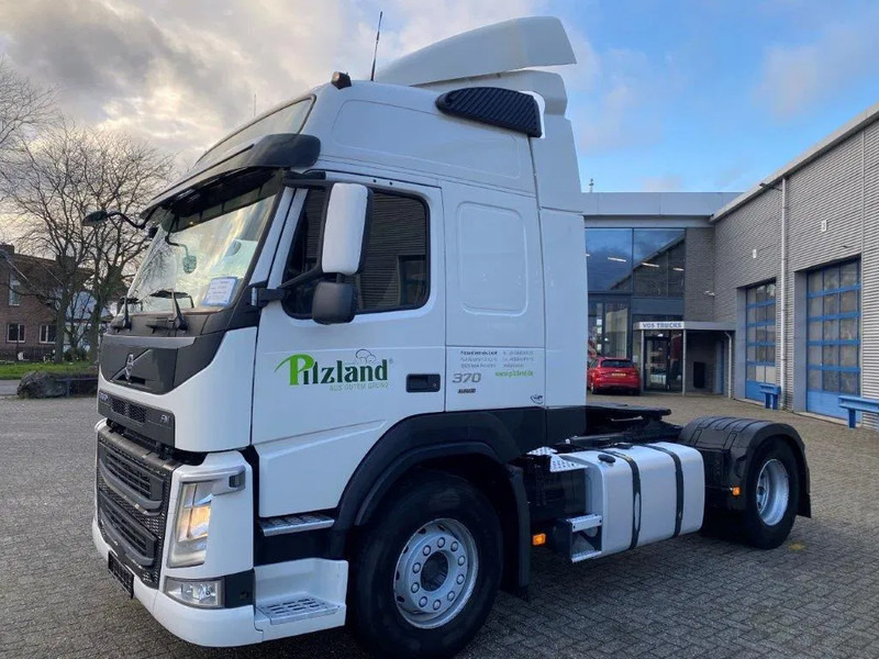 Volvo FM11-370 / GERMAN TRUCK / KB CHASSIS / VEB / ACC / LWDS / DOUBLE TANK / ONLY:763562 KM / AIRCO / AUTOMATIC / EURO-6 / 2018 - Tractor unit: picture 1 Volvo FM11-370 / GERMAN TRUCK / KB CHASSIS / VEB / ACC / LWDS / DOUBLE TANK / ONLY:763562 KM / AIRCO / AUTOMATIC / EURO-6 / 2018 - Tractor unit: picture 1