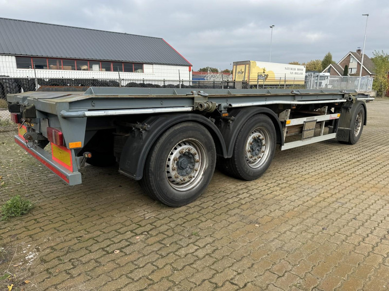 Bulthuis ASGA 05, Portaal- & Container - Container transporter/ Swap body semi-trailer: picture 3 Bulthuis ASGA 05, Portaal- & Container - Container transporter/ Swap body semi-trailer: picture 3