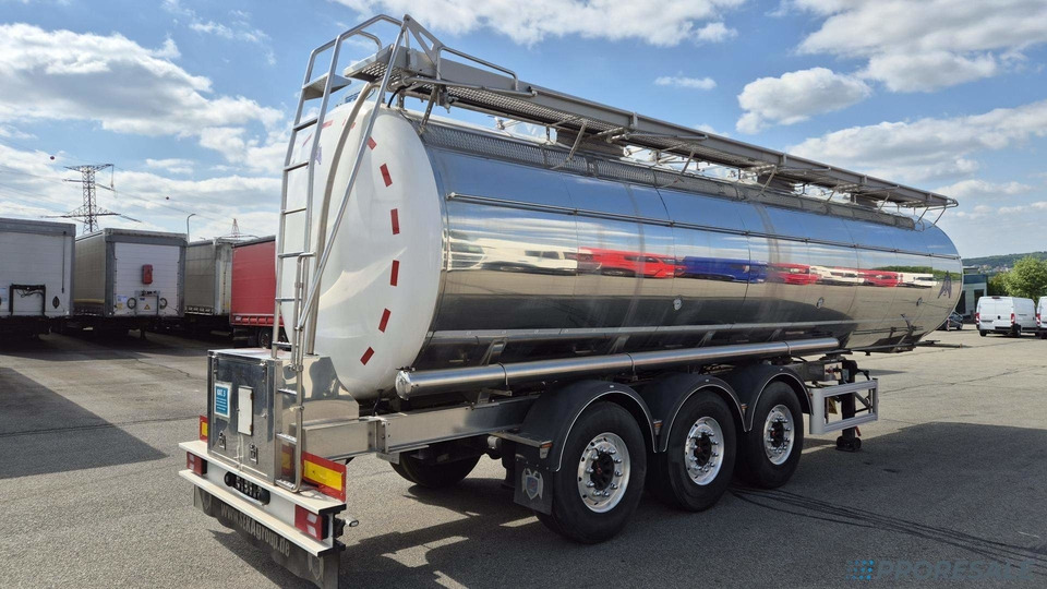 OSTATNÍ SEKA SPSTT/11C/38A1 - Potravinářská cisterna výpustná 31 m3 - 3 komory - Tank semi-trailer: picture 3 OSTATNÍ SEKA SPSTT/11C/38A1 - Potravinářská cisterna výpustná 31 m3 - 3 komory - Tank semi-trailer: picture 3