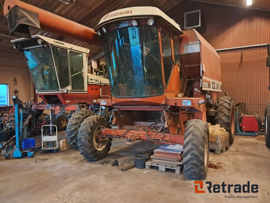 Mejetærsker FIATAGRI MX 240 Laverna - Agricultural machinery: picture 1 Mejetærsker FIATAGRI MX 240 Laverna - Agricultural machinery: picture 1