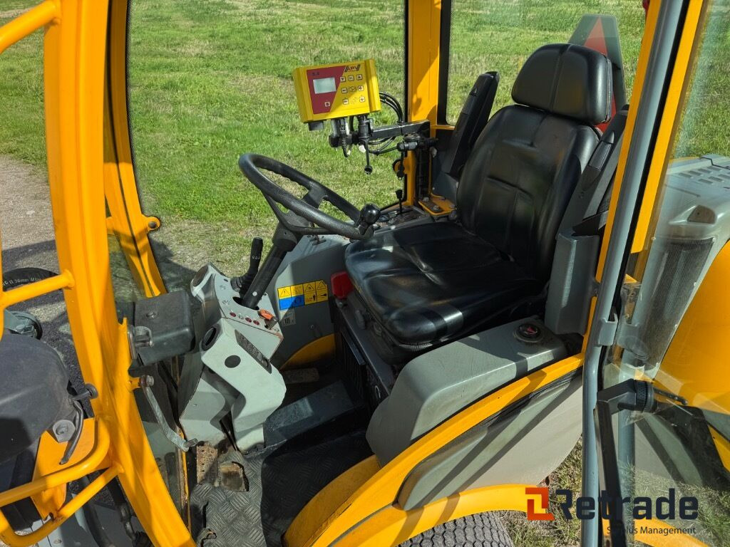 STIGA TITAN 740DCR - Agricultural machinery: picture 5 STIGA TITAN 740DCR - Agricultural machinery: picture 5