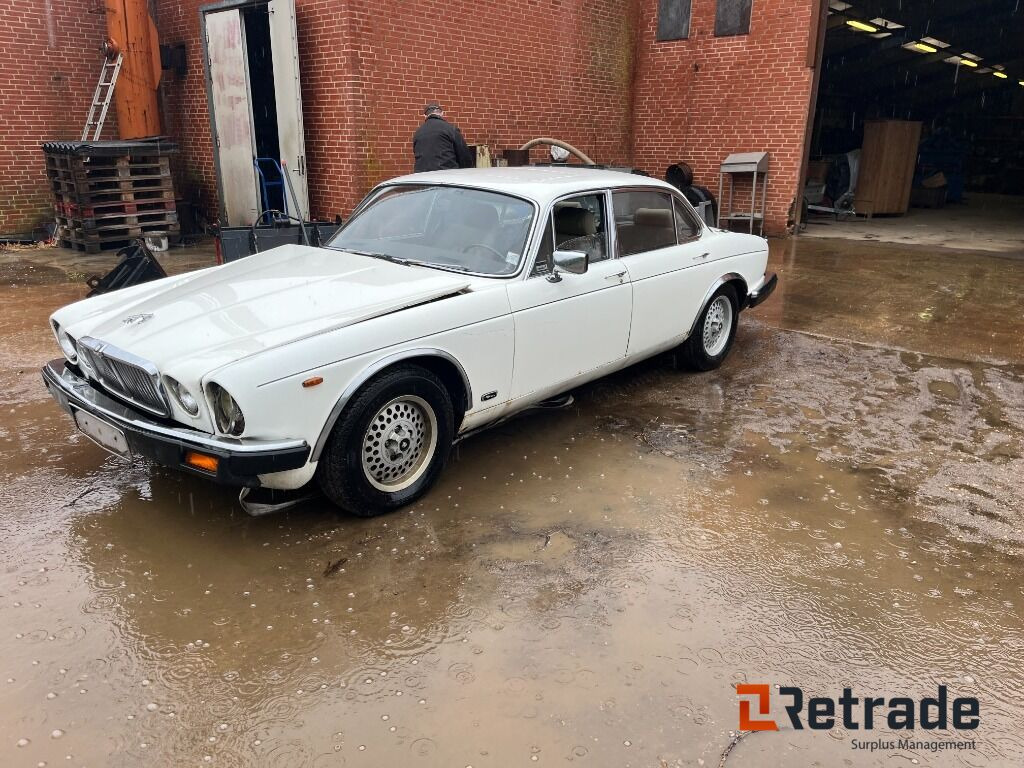 Bil Jaguar XJ 6 4,2 Oldtimer - Car: picture 1 Bil Jaguar XJ 6 4,2 Oldtimer - Car: picture 1
