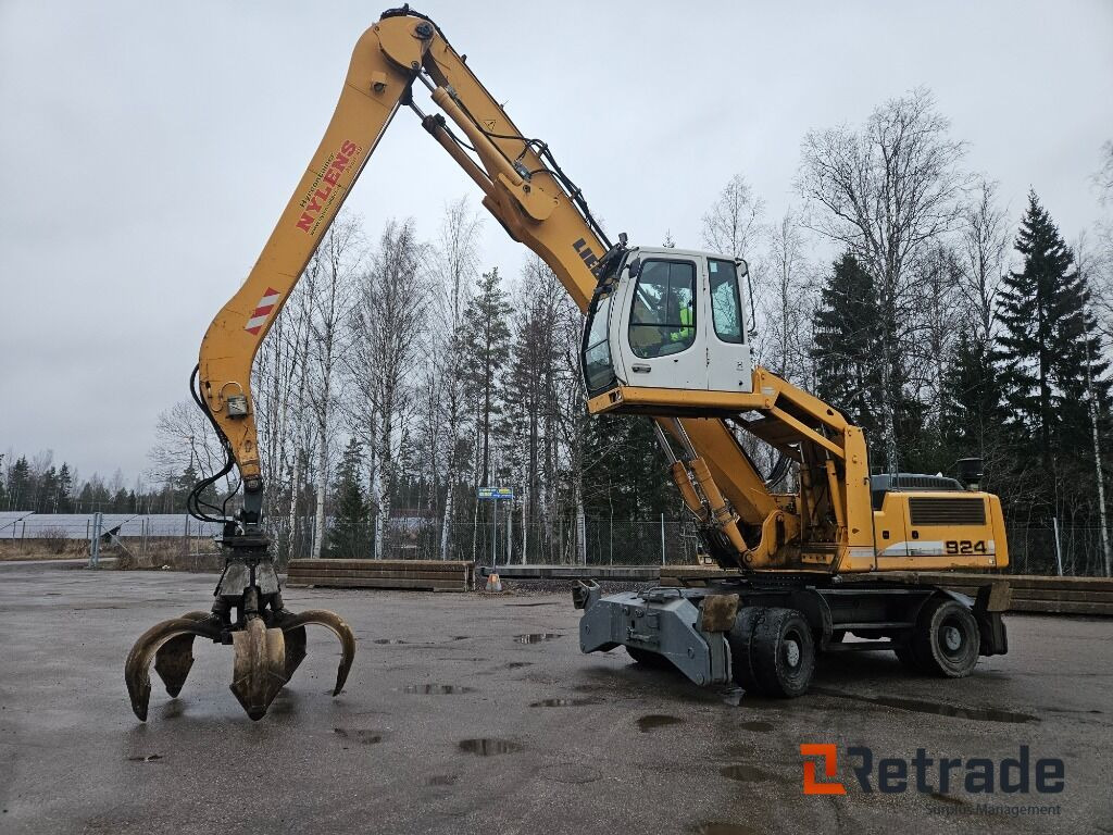 Materialhanterare Liebherr A924 C Litronic. Skrotgrip Magnet - Construction machinery: picture 1 Materialhanterare Liebherr A924 C Litronic. Skrotgrip Magnet - Construction machinery: picture 1