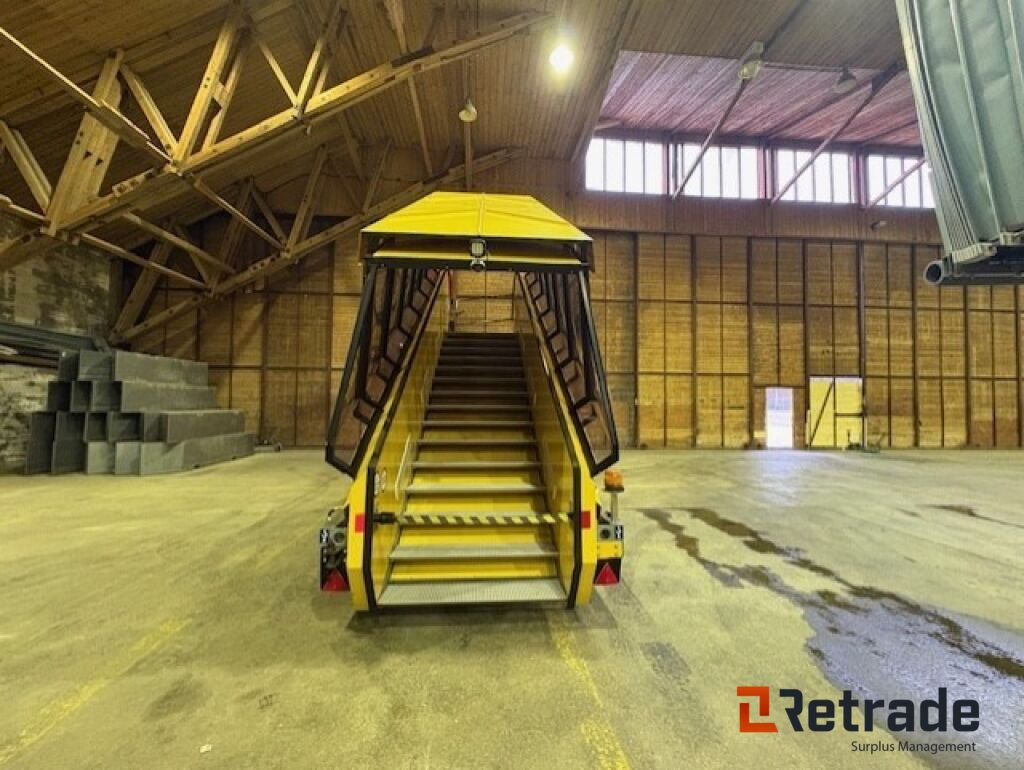 Flytrapp - TIPS FREEWAY 2458Pe - Lav timestand. - Passenger stairs: picture 4 Flytrapp - TIPS FREEWAY 2458Pe - Lav timestand. - Passenger stairs: picture 4