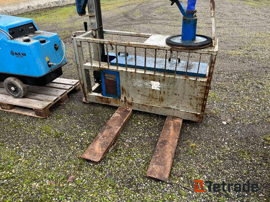 Forskelligt udstyr AL- VAC AL - VAC Vacum fliselægger - Construction equipment: picture 3 Forskelligt udstyr AL- VAC AL - VAC Vacum fliselægger - Construction equipment: picture 3