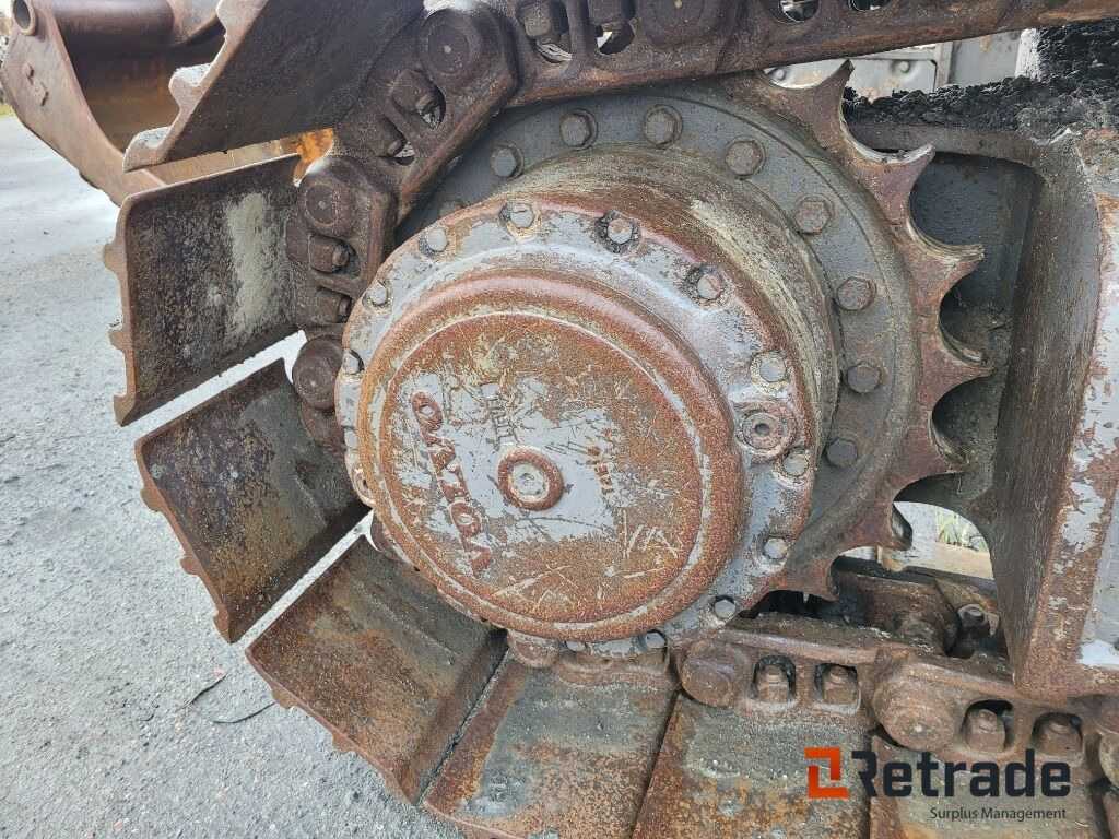 Crawler excavator Grävmaskin Volvo EC 240B NLC med titrotator och redskap: picture 11 Crawler excavator Grävmaskin Volvo EC 240B NLC med titrotator och redskap: picture 11