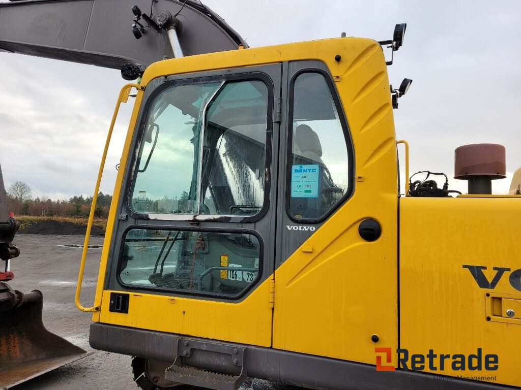 Crawler excavator Grävmaskin Volvo EC 240B NLC med titrotator och redskap: picture 22 Crawler excavator Grävmaskin Volvo EC 240B NLC med titrotator och redskap: picture 22